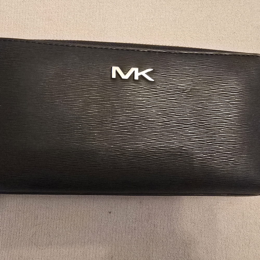 Michael Kors Textured Black Womens Wallet